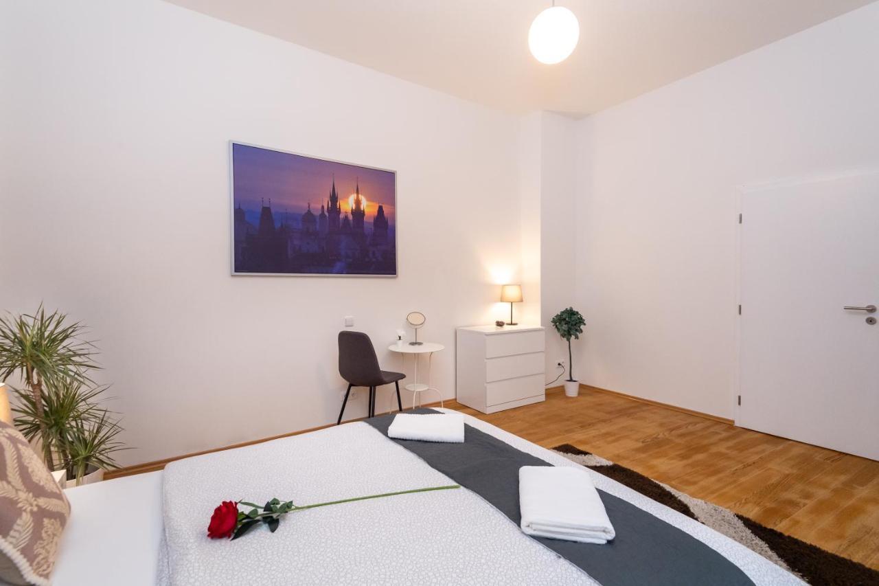 Luxury Apartment In The Center Of Praga Zewnętrze zdjęcie